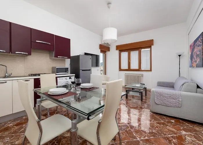 Rossella بيت للعطل